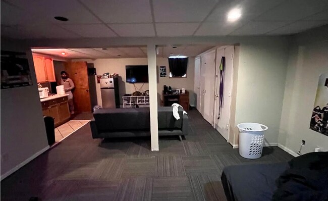 Building Photo - 8615 W Adler St