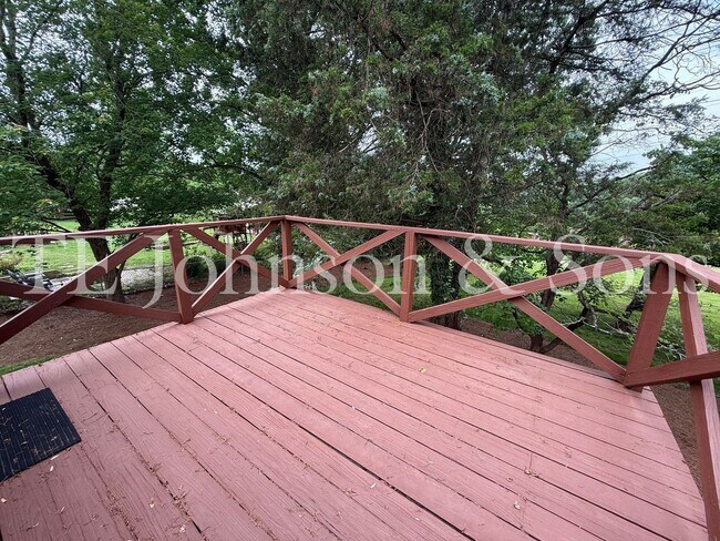 Building Photo - 3 Bedroom Close to Mt. Tabor