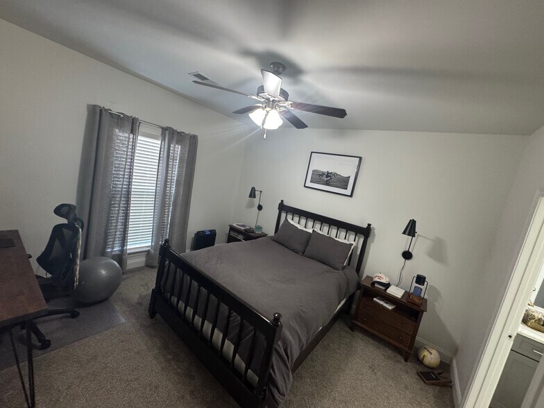 Building Photo - 224 Massee Cir