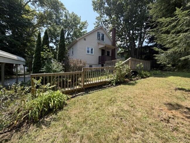 Building Photo - Three Levels of Living with 4 Bedrooms, 2 Full Bathrooms and Multiple Living Areas!