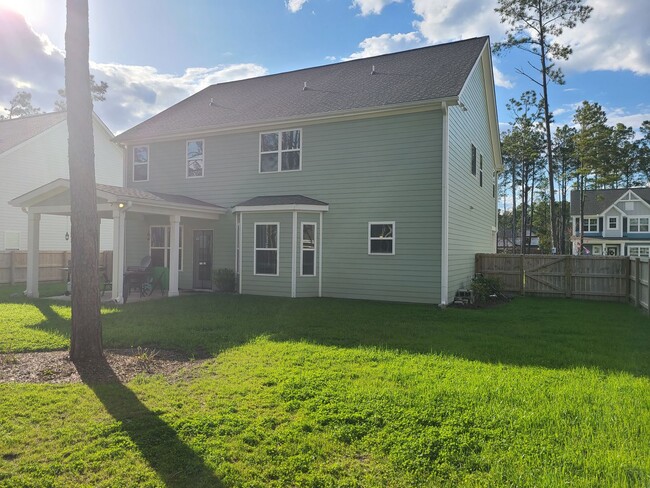 Building Photo - Gorgeous 4 bedroom home in Mimosa Bay!