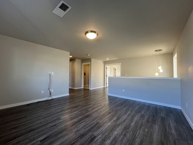 Building Photo - Expansive 2020 Forest Grove Home with 4 Bedrooms, Loft, Modern Kitchen & Covered Patio