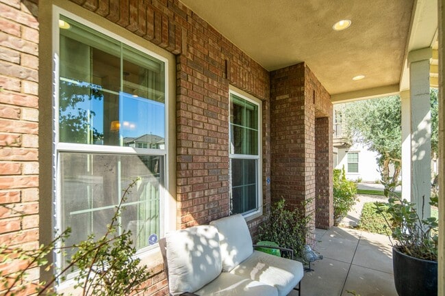 Building Photo - Exceptional Remodeled & Professionally Fur...