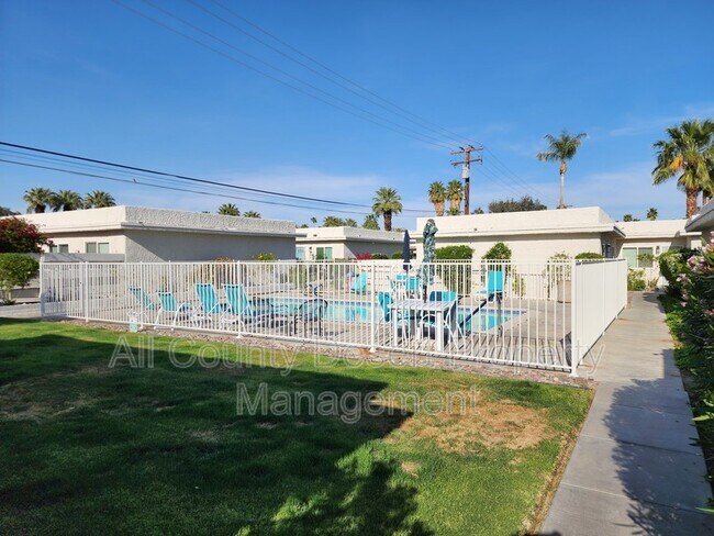 Building Photo - 760 E Cottonwood Rd
