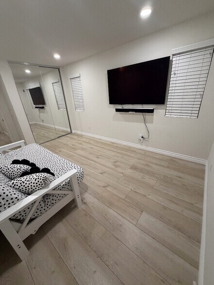 Building Photo - 1287 White Oak Ct
