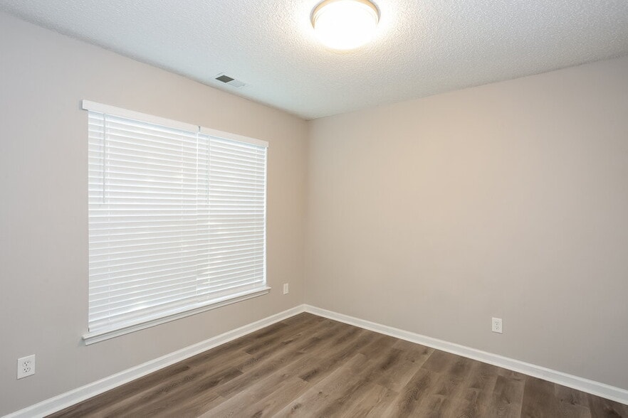 Building Photo - 10316 Gold Pan Rd