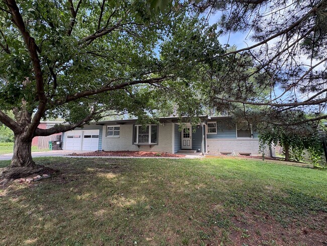 Building Photo - Spacious Home with Attached Garage & Fenced Backyard