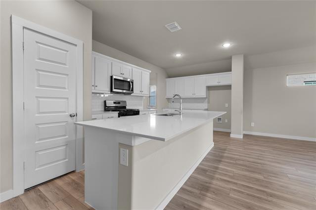 Building Photo - 354 Waters Rdg Dr
