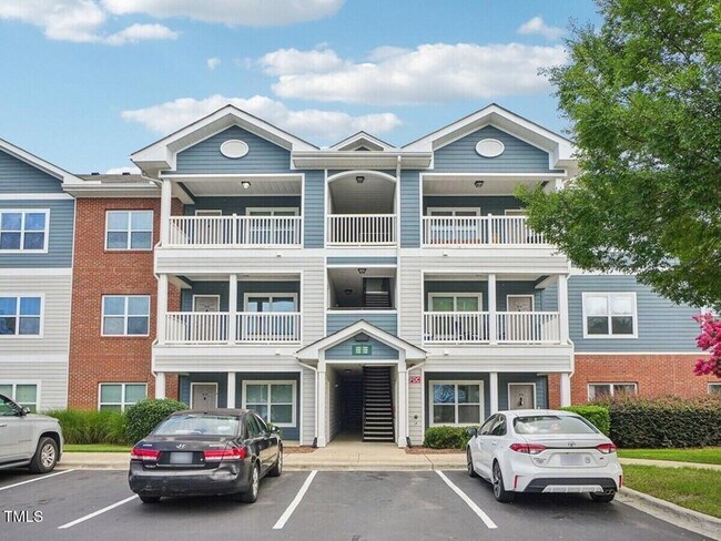 Building Photo - 1000 Broadstone Way