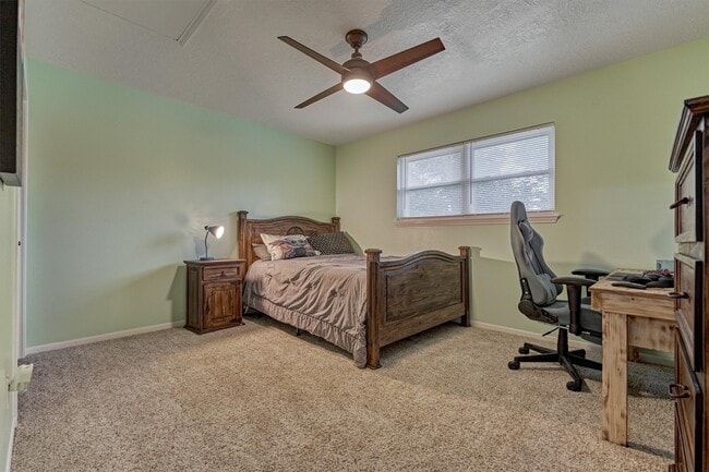 Building Photo - 660 Hillcrest Dr