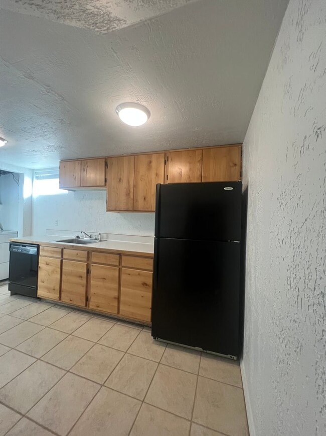 Building Photo - Recently Renovated Provo Home