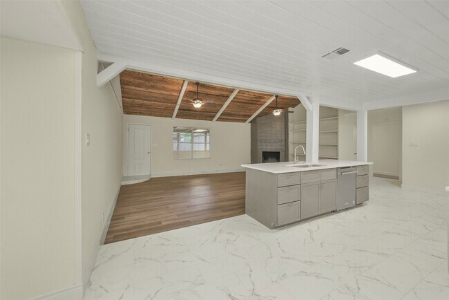 Building Photo - 23122 Whispering Willow Dr