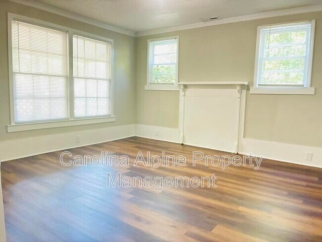 Building Photo - 407 Digh St