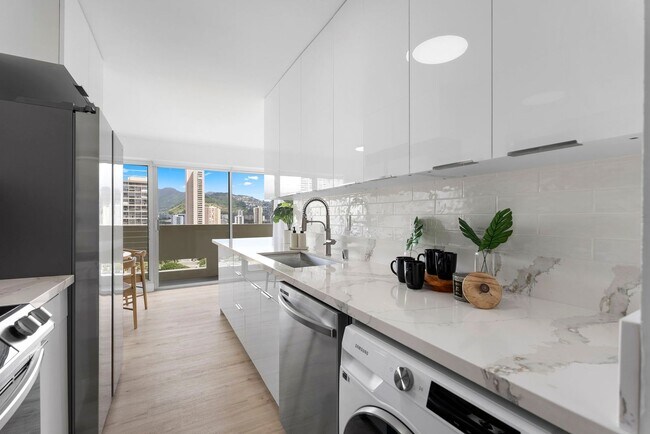 Building Photo - Renovated Unfurnished 2 bedroom, 1.5 bath ...