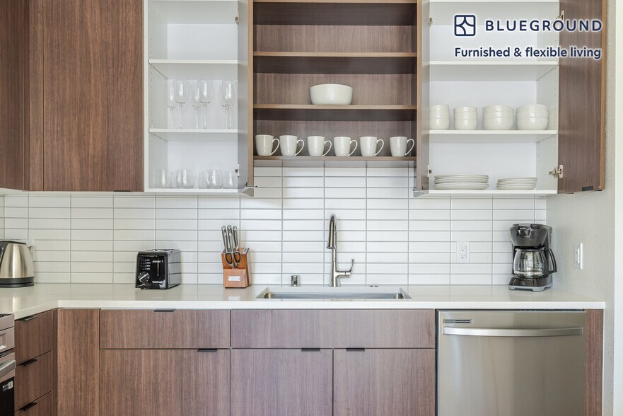 Building Photo - 100 Callan Ave