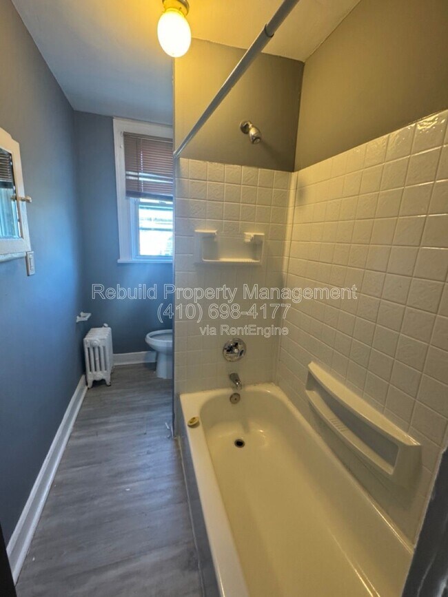 Building Photo - 3136 Chesterfield Ave