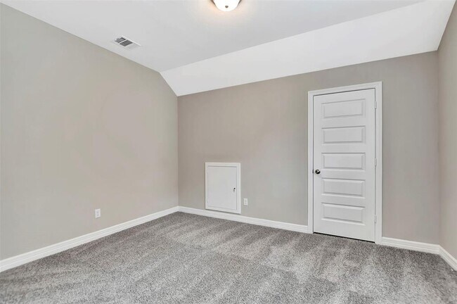 Building Photo - 360 Mallorn Ln