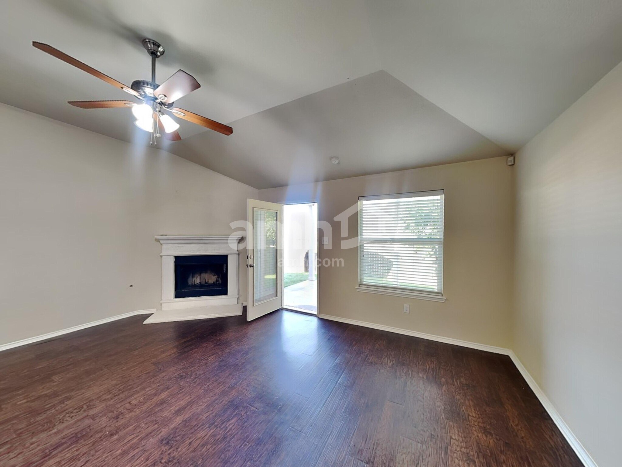 Building Photo - 9053 Weller Ln