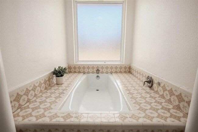 Building Photo - 10455 Antrim Ln