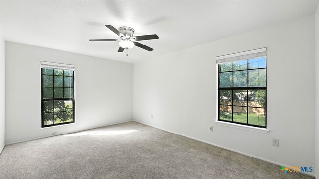 Building Photo - 1024 Mission Dr