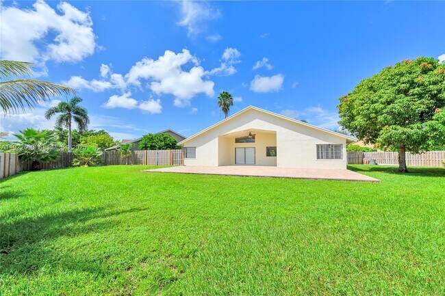 Building Photo - 3104 NW 109th Ave