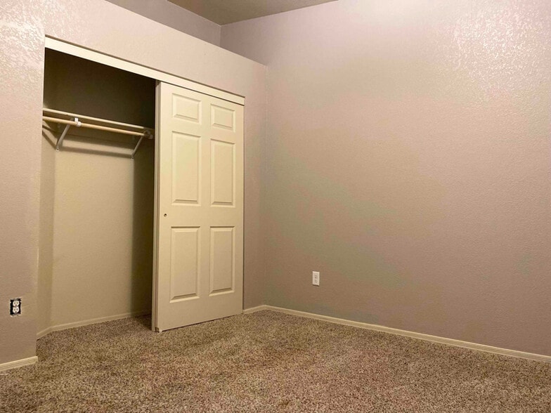 Building Photo - 7335 E 39th Pl