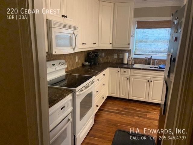 Building Photo - 220 Cedar Crest