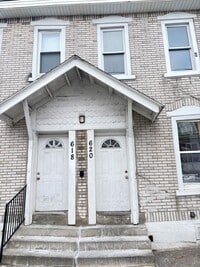 Building Photo - 620 W Chew St