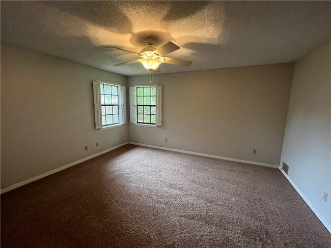 Building Photo - 562 Barcelona Dr