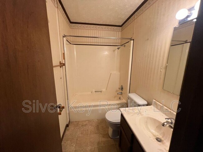 Building Photo - 408-410 Oklahoma St