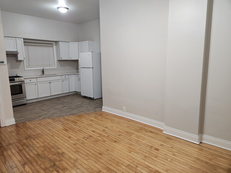 Building Photo - 2656 S Kolin Ave