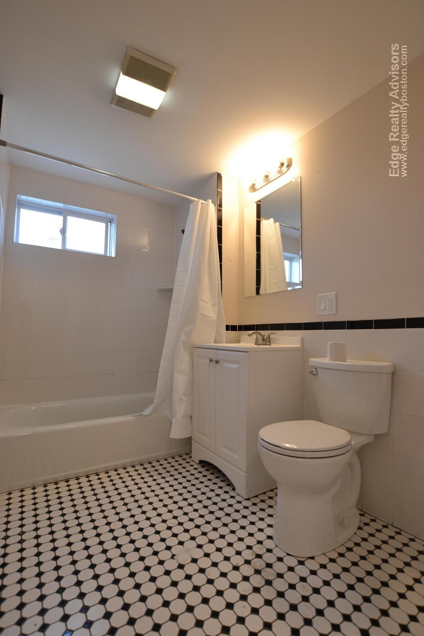 Building Photo - 12 Chester St