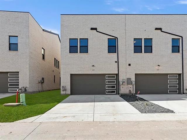 Building Photo - 1231 Doris May Dr