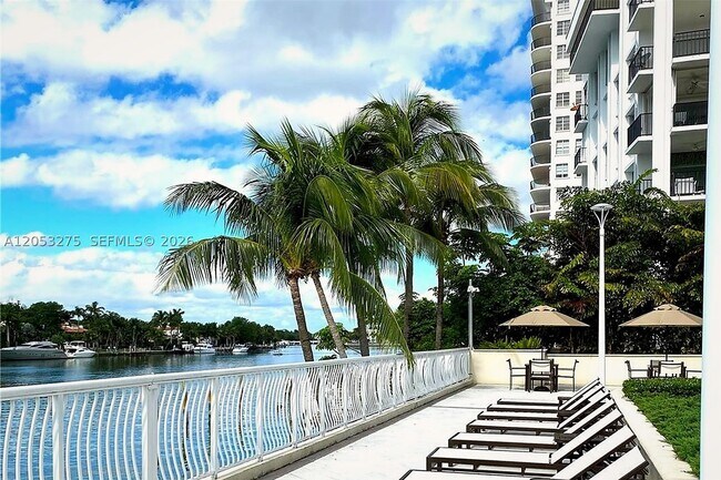 Building Photo - 5600 Collins Ave