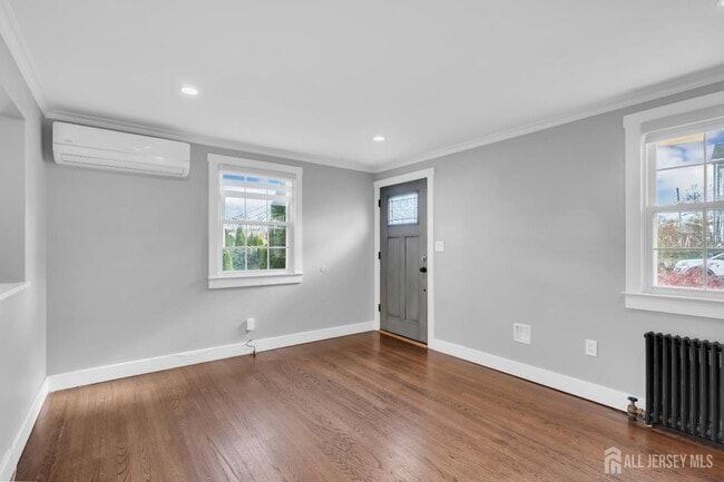 Building Photo - 20 Burnet St