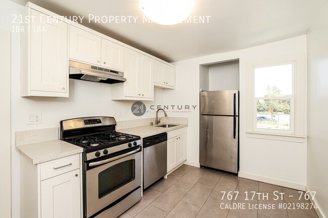 Building Photo - 767 17th St