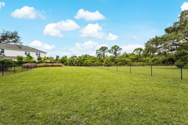 Building Photo - Beautifull Furnished Townhome - Nokomis - 2 Bedroom 2.5 bath plus office -1 Car Garage