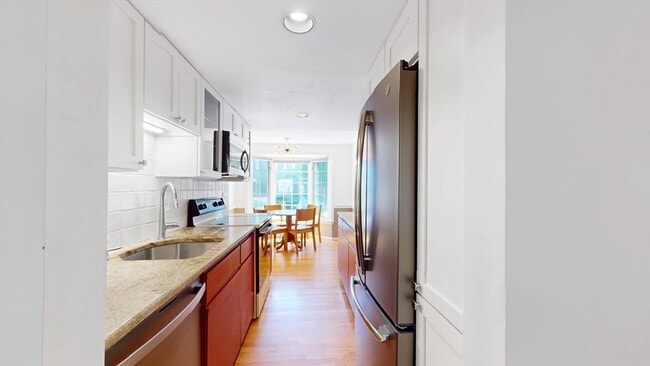 Building Photo - 2 Glenbrook Ln