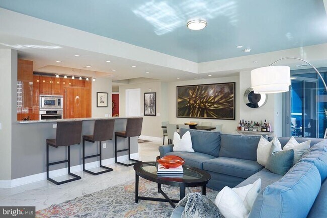 Building Photo - 1881 N Nash St