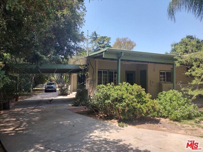 Building Photo - 9814 Baden Ave