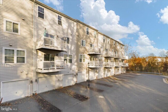 Building Photo - 14766 Malloy Ct