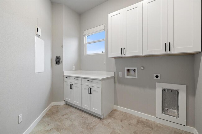 Building Photo - 18200 Fair Ln