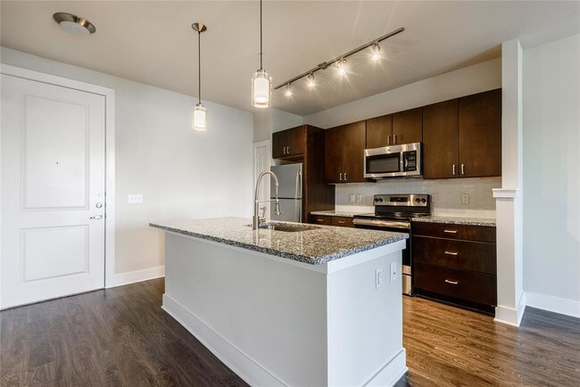 Building Photo - 1520 N Memorial Way