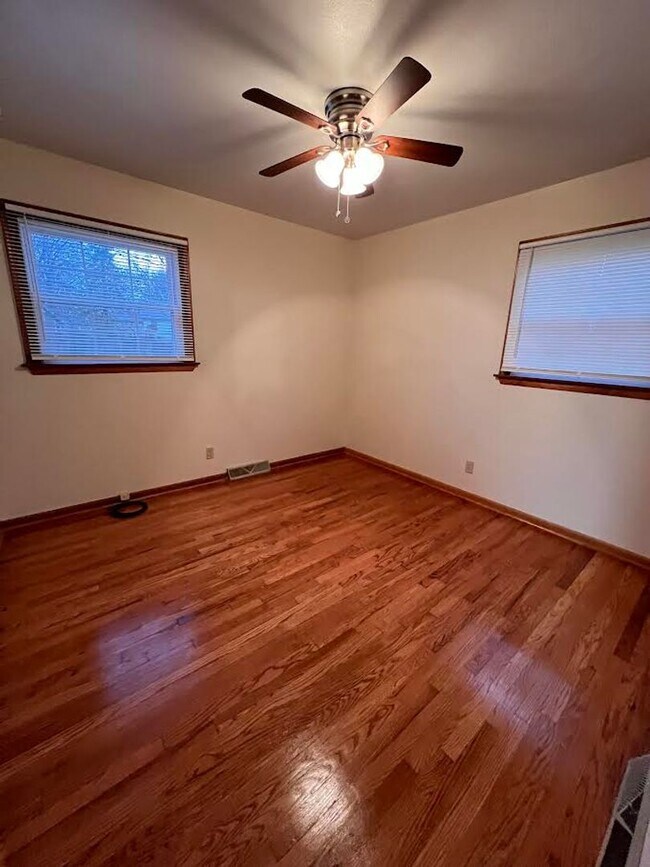 Building Photo - 3808 Cumberland