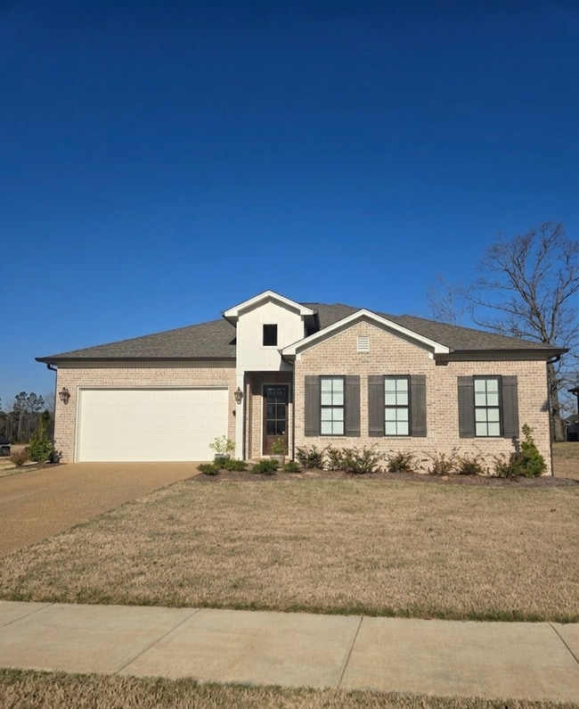 Building Photo - 721 Primrose Dr