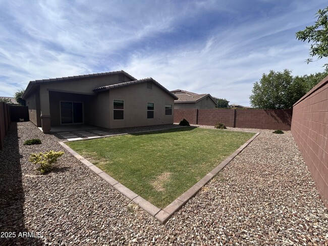 Building Photo - 42027 N Wollemi St