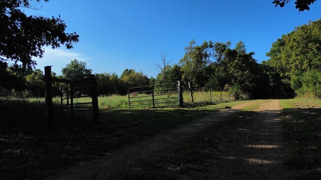 Building Photo - 5809 Stigall Rd