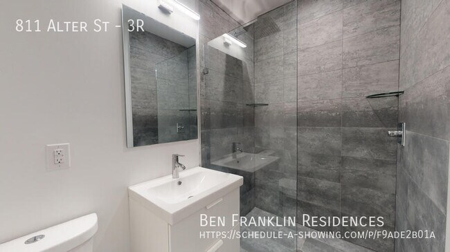 Building Photo - 811 Alter St