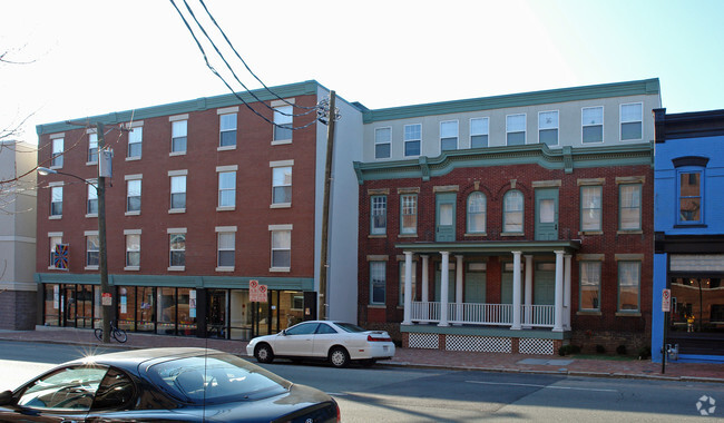 Building Photo - Pine Court Apartments III