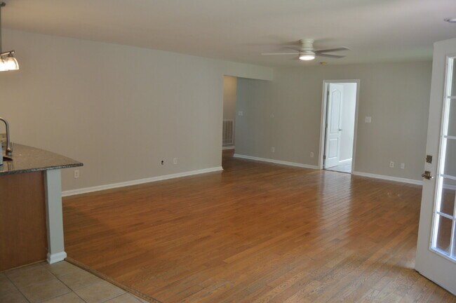 Building Photo - 60 Cobblestone Dr